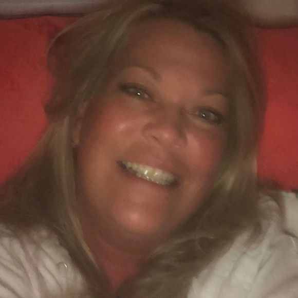 Meet your Posher, Sharon - Picture 1 of 1